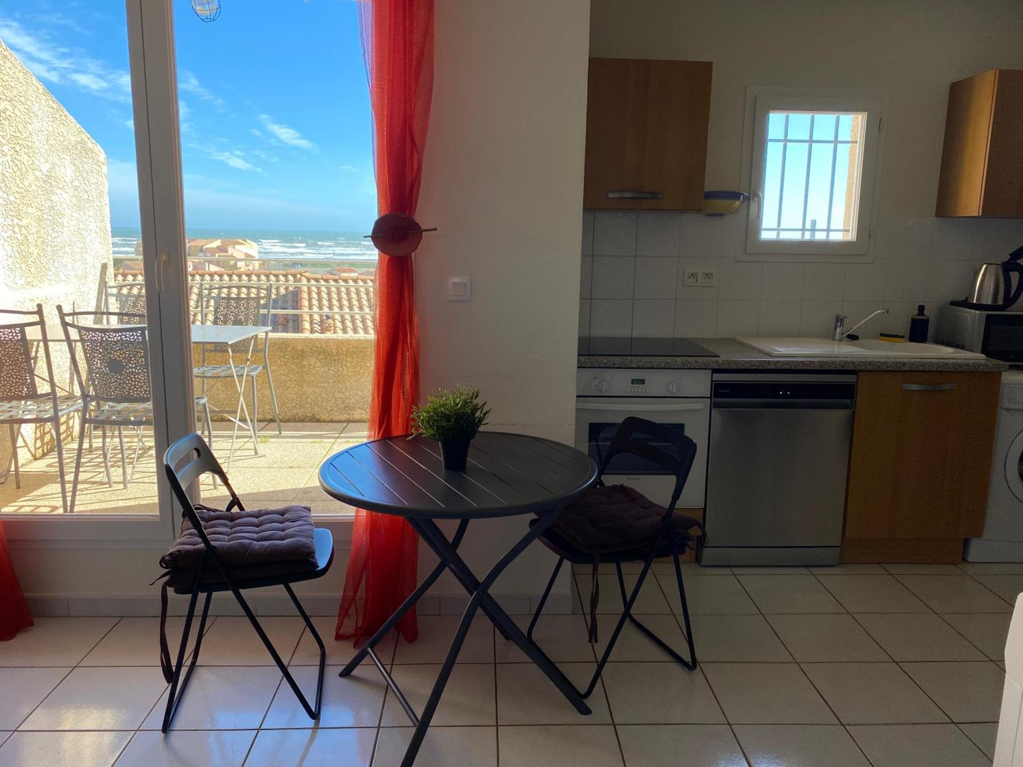 T3 Vue Et Plage, Avec Wifi Et Parking Holiday home Saint-Pierre-la-Mer (Aude)